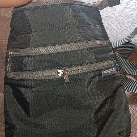 COPY - Baggallini 3 Zippered Gray Crossbody Adjustable Strap Tote Bag Purse 10"… - Picture 5 of 5